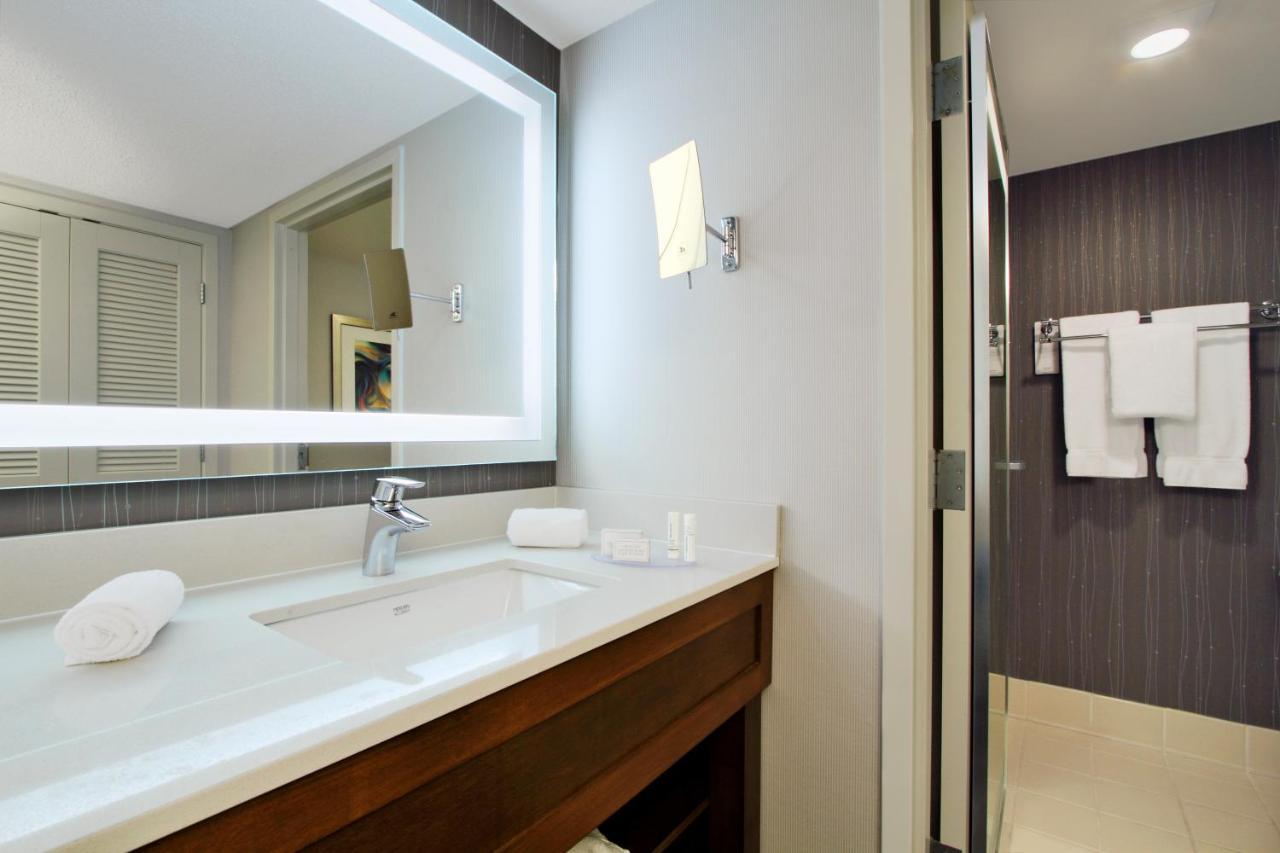 Courtyard By Marriott Cocoa Beach Cape Canaveral Exterior photo